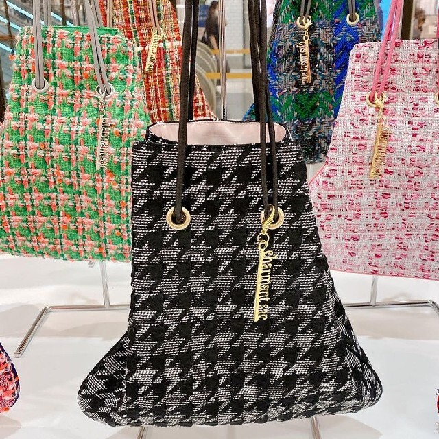 René - 売り切り価格☆シャルマントサック 千鳥柄の通販 by René - 売り切り価格☆シャルマントサック 千鳥柄の通販 by