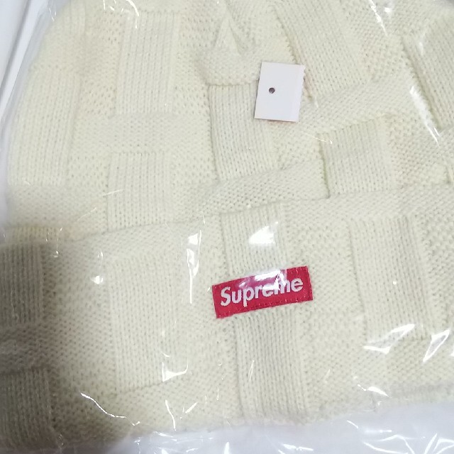 Supreme(シュプリーム)のSupreme 新品未使用ニット帽 レディースの帽子(ニット帽/ビーニー)の商品写真