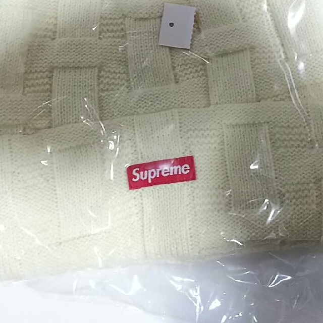 Supreme(シュプリーム)のSupreme 新品未使用ニット帽 レディースの帽子(ニット帽/ビーニー)の商品写真