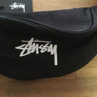 ステューシー(STUSSY)の【STUSSY】ウエスト　ショルダーバッグ　ストリートファッション　ユニセックス(ウエストポーチ)