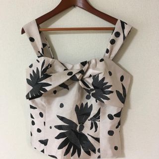 トゥービーシック(TO BE CHIC)のTO BE CHIC✨花びらタンク(シャツ/ブラウス(半袖/袖なし))