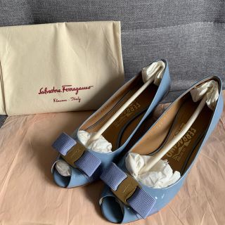 サルヴァトーレフェラガモ(Salvatore Ferragamo)の(rizaburo様専用です)フェラガモ    パテント　パンプス  VARA (ハイヒール/パンプス)