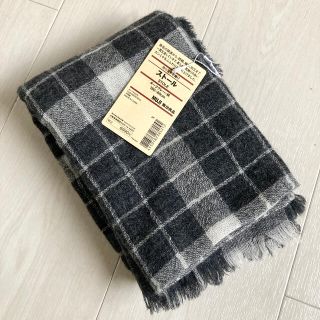 ムジルシリョウヒン(MUJI (無印良品))の無印良品カシミヤ100% 平織りストール　ダークグレー×柄　マフラー ストール(ストール/パシュミナ)