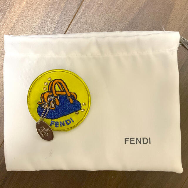 FENDI(フェンディ)のFendi バッチ　コサージュ　ブローチ レディースのアクセサリー(ブローチ/コサージュ)の商品写真