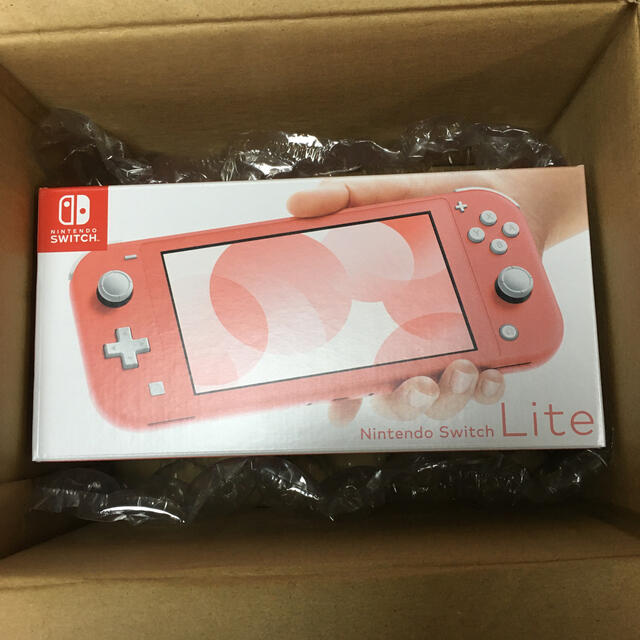 Nintendo Switch Lite コーラル　新品