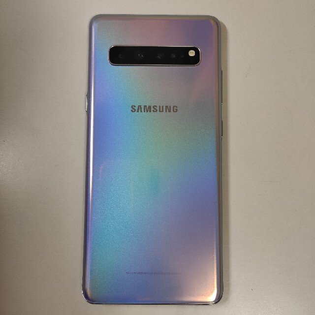 Galaxy(ギャラクシー)のGalaxy s10 5G　韓国版　Crown Silver スマホ/家電/カメラのスマートフォン/携帯電話(スマートフォン本体)の商品写真