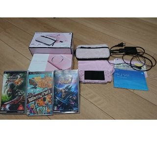 ソニー(SONY)のPSP-3000 PINK+ソフト3点セット(ジャンク品)(携帯用ゲーム機本体)