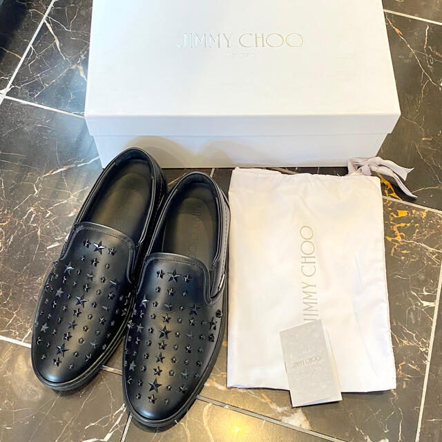 JIMMY CHOO(ジミーチュウ)の【未使用】 ジミーチュウ スニーカー レザー スリッポン ブラック スタッズ メンズの靴/シューズ(スニーカー)の商品写真