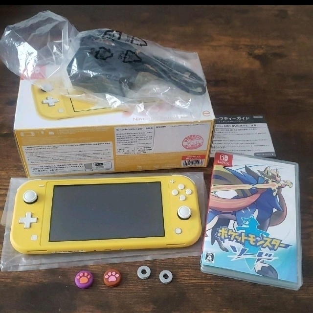 春のコレクション Nintendo イエロー　ポケモン　ソード　セット ライト Switch 家庭用ゲーム機本体