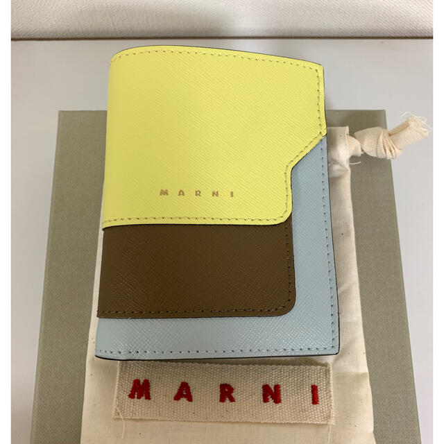 日本限定 Marni - MARNI マルニ スモール 財布 ２つ折り ミニ財布 レアカラー 財布