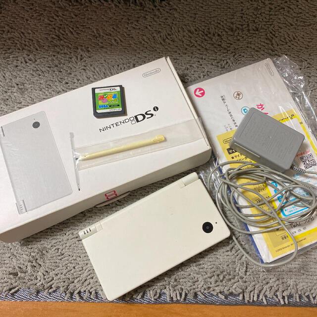 ニンテンドーDS(ニンテンドーDS)のNintendo DS 本体 ニンテンドー DSI WHITE エンタメ/ホビーのゲームソフト/ゲーム機本体(家庭用ゲーム機本体)の商品写真