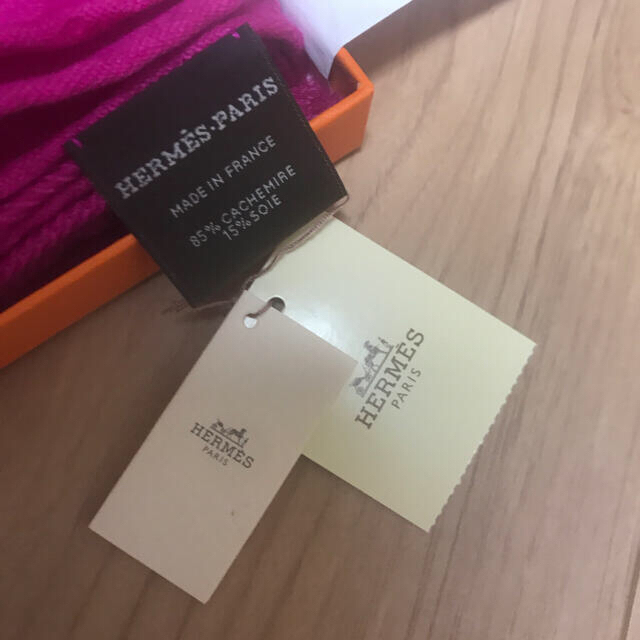 Hermes(エルメス)の限定値下げ中💖新品未使用💖9万円OFF！全て付いてます💖ニューリブリス💖 レディースのファッション小物(ストール/パシュミナ)の商品写真