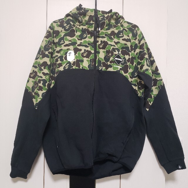 A BATHING APE(アベイシングエイプ)のAPE　Bristol　F.C.R.B　パーカー メンズのジャケット/アウター(マウンテンパーカー)の商品写真