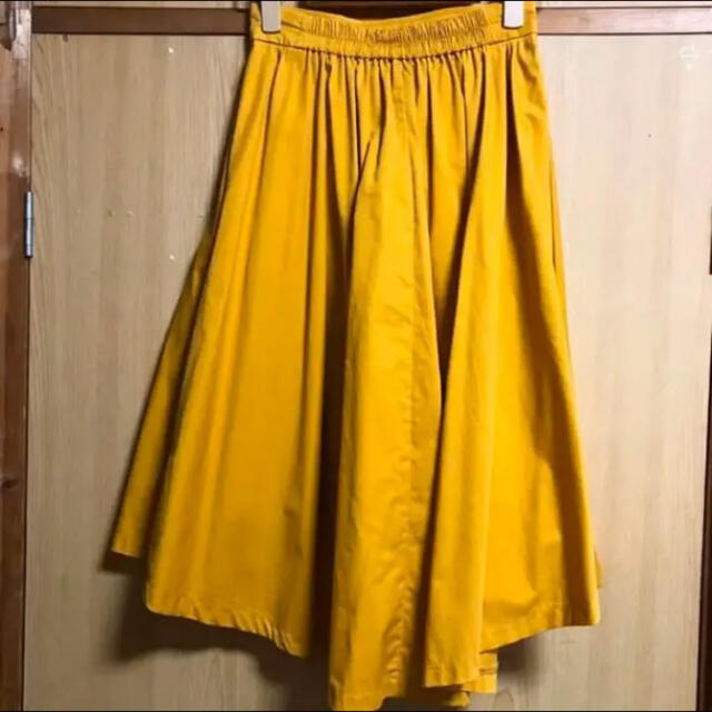 イエロー　フィッシュテールスカート レディースのスカート(ロングスカート)の商品写真