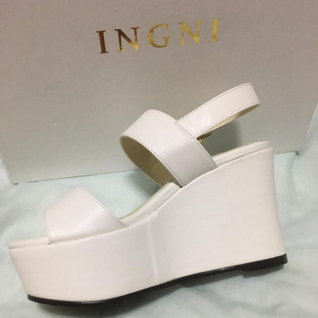 INGNI(イング)のサンダル レディースの靴/シューズ(サンダル)の商品写真