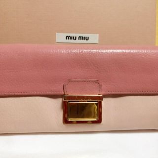 ミュウミュウ(miumiu)のmiumiu ピンク長財布 (その他)