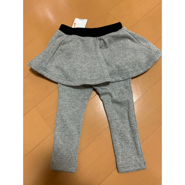 HusHush(ハッシュアッシュ)の新品！ハッシュアッシュ　スカッツ  90 キッズ/ベビー/マタニティのキッズ服女の子用(90cm~)(パンツ/スパッツ)の商品写真