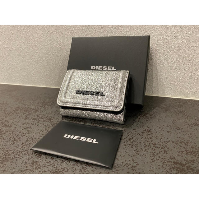 DIESEL(ディーゼル)の☆プレゼントにもオススメ☆【新品、未使用】ディーゼル コンパクト 折り財布 レディースのファッション小物(財布)の商品写真