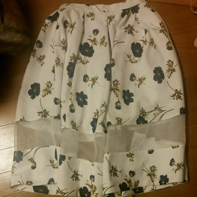 FRAY I.D(フレイアイディー)の花柄シースルースカート レディースのスカート(ひざ丈スカート)の商品写真