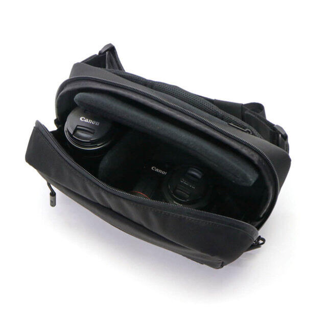 Incase(インケース)のincase インケース Camera Side Bag カメラ サイド バッグ メンズのバッグ(ショルダーバッグ)の商品写真