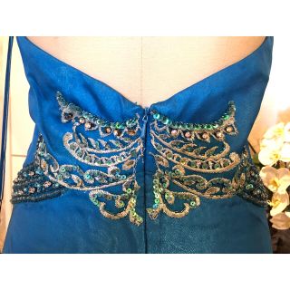 ロイヤルブルーゴールドビーズ刺繍披露宴パーティーステージ
