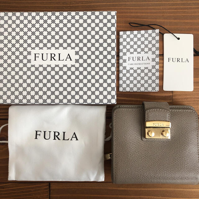 【FURLA】メトロポリス 二つ折り財布