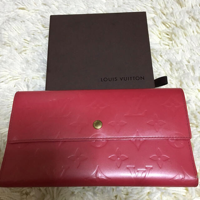 LOUIS VUITTON(ルイヴィトン)のルイヴィトン ヴェルニ 長財布 レディースのファッション小物(財布)の商品写真