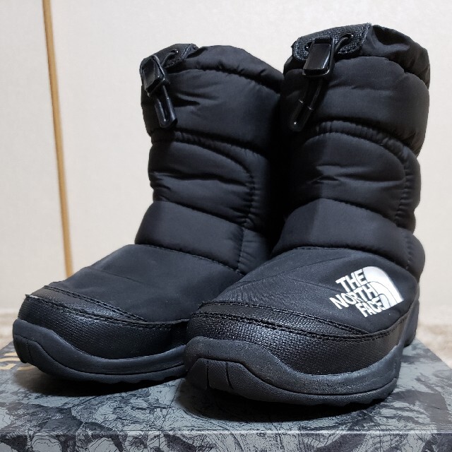 THE NORTH FACE(ザノースフェイス)のノースフェイス　ヌプシーブーティ　キッズ　ブラック　22.0センチ　箱つき キッズ/ベビー/マタニティのキッズ靴/シューズ(15cm~)(ブーツ)の商品写真