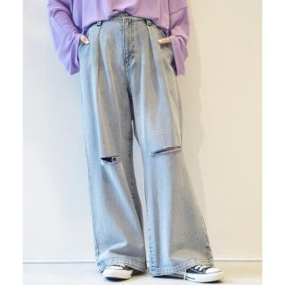 ダブルクローゼット(w closet)のダブルクローゼット デニムワイドタックパンツ(デニム/ジーンズ)