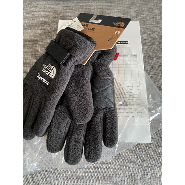 Supreme(シュプリーム)の(送料込)シュプリームノースフェイス RTG Fleece Gloves 黒S メンズのファッション小物(手袋)の商品写真