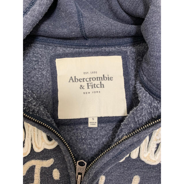 Abercrombie&Fitch(アバクロンビーアンドフィッチ)の☆アバクロンビー&フィッチ☆パーカー　グレー レディースのトップス(パーカー)の商品写真