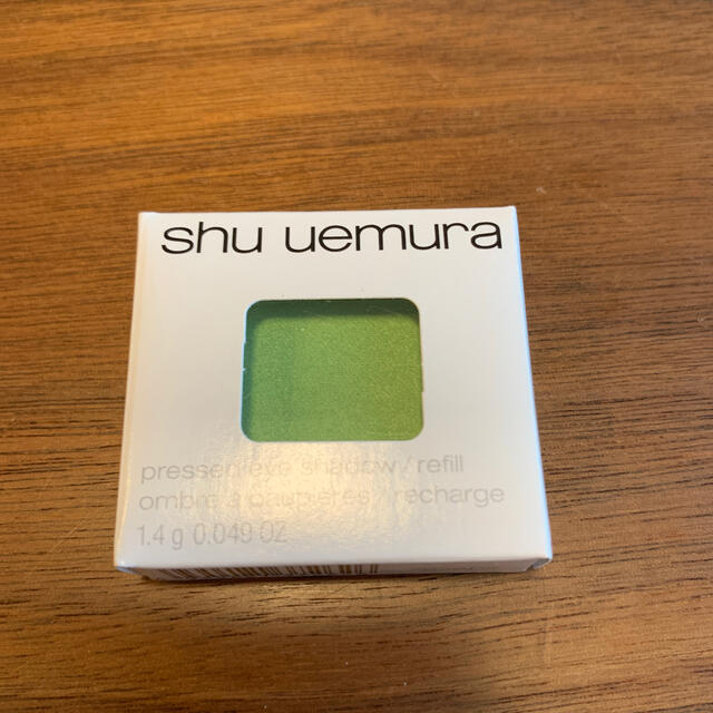 shu uemura(シュウウエムラ)のシュウウエムラ プレスドアイシャドー　ソフトイエローグリーン435 コスメ/美容のベースメイク/化粧品(アイシャドウ)の商品写真