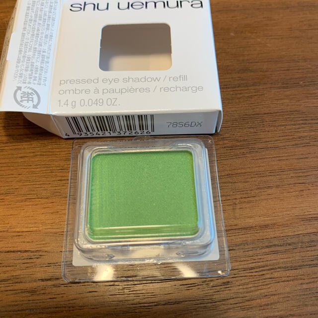 shu uemura(シュウウエムラ)のシュウウエムラ プレスドアイシャドー　ソフトイエローグリーン435 コスメ/美容のベースメイク/化粧品(アイシャドウ)の商品写真