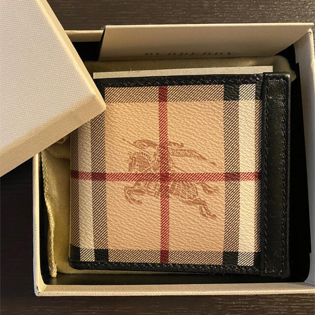 BURBERRY(バーバリー)のバーバリー　二つ折り財布 レディースのファッション小物(財布)の商品写真