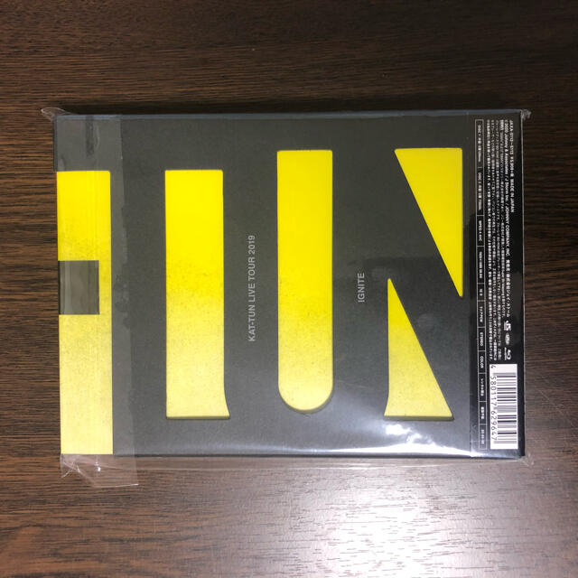 KAT-TUN(カトゥーン)のKAT-TUN　LIVE　TOUR　2019　IGNITE（初回限定盤） Blu エンタメ/ホビーのDVD/ブルーレイ(ミュージック)の商品写真