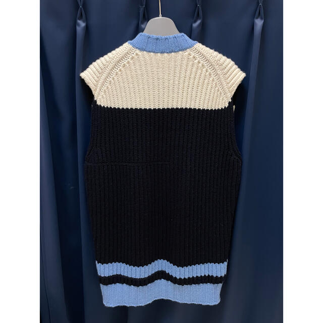 Marni(マルニ)のMARNI (マルニ)   V-NECK KNIT VEST メンズのトップス(ニット/セーター)の商品写真