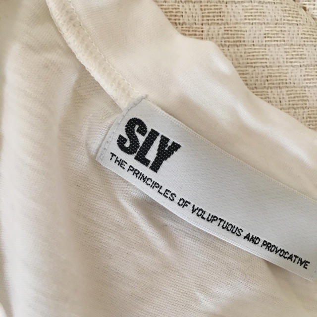 SLY(スライ)のSLY★ レディースのトップス(Tシャツ(半袖/袖なし))の商品写真