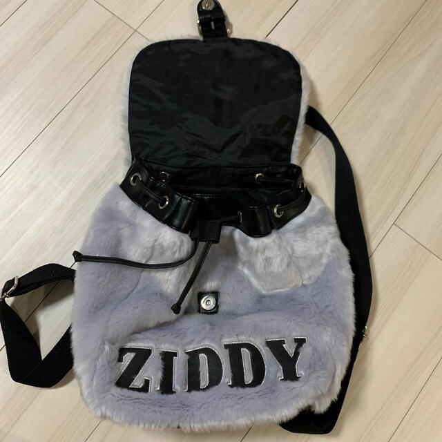 ZIDDY(ジディー)のZIDDY ファーリュック レディースのバッグ(リュック/バックパック)の商品写真