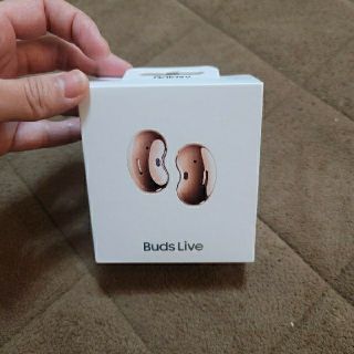 ギャラクシー(Galaxy)の新品　イヤホン　Galaxy buds Live(ヘッドフォン/イヤフォン)