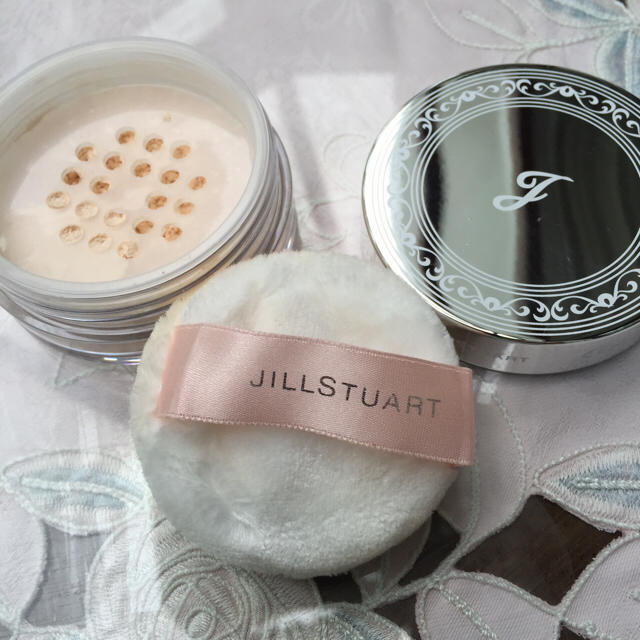 JILL by JILLSTUART(ジルバイジルスチュアート)のジルスチュアート フェイスパウダー コスメ/美容のベースメイク/化粧品(フェイスパウダー)の商品写真