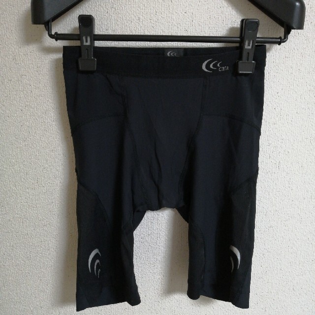 C3fit(シースリーフィット)のC3fit インパクトエアー ハーフタイツ 中古美品 スポーツ/アウトドアのランニング(ウェア)の商品写真