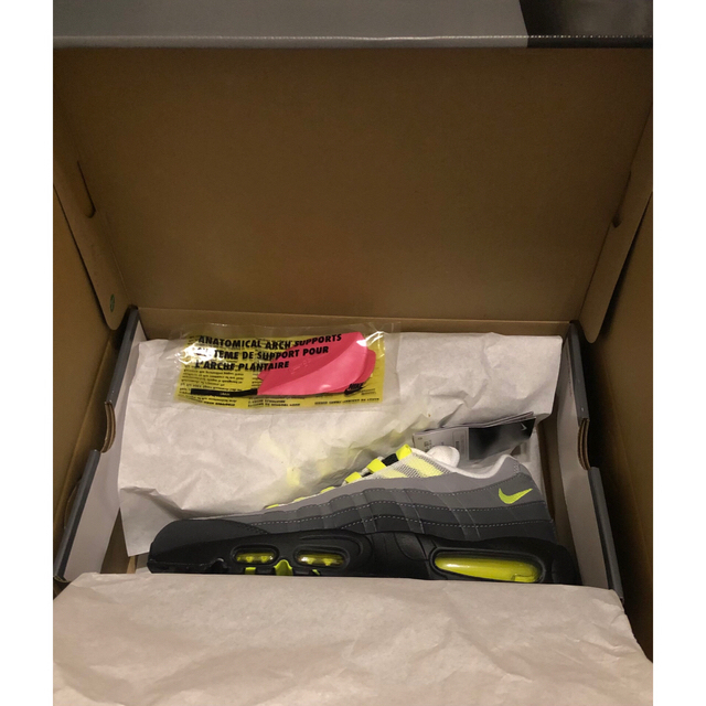 NIKE(ナイキ)のNIKE AIR MAX 95 OG NEON YELLOW 27cm 新品 メンズの靴/シューズ(スニーカー)の商品写真