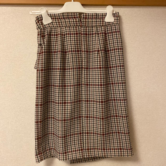 JUSGLITTY(ジャスグリッティー)の【新品、未使用】JUSGLITTY　変形グレンチェックタイトスカート レディースのスカート(ひざ丈スカート)の商品写真