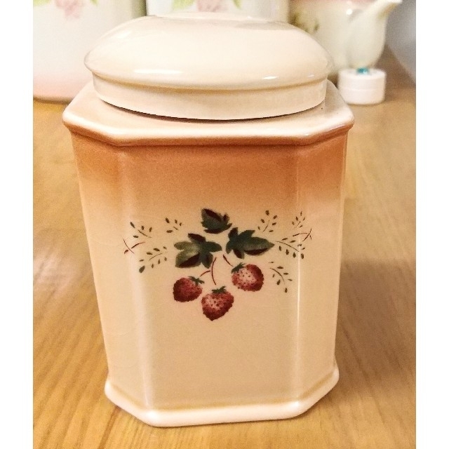 marimo様ご確認用 イマン クラックイチゴ 陶器キャニスターの通販 by marimo様ご確認用 イマン クラックイチゴ 陶器キャニスターの通販 by