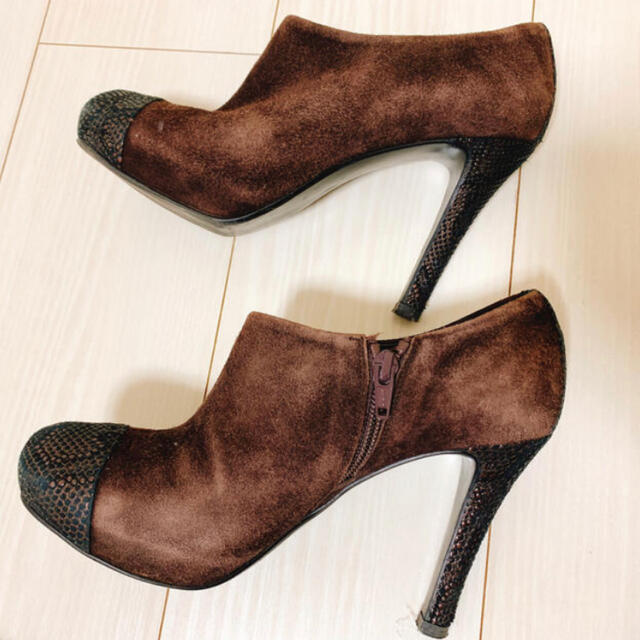 DIANA(ダイアナ)の《最終値下げ❣️》DIANA ショートブーツ　ブーティ　秋冬　皮デザイン レディースの靴/シューズ(ブーティ)の商品写真