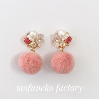 99》フラワーボール【くすみピンク】ピアスイヤリング ハンドメイド 花 可愛い(ピアス)