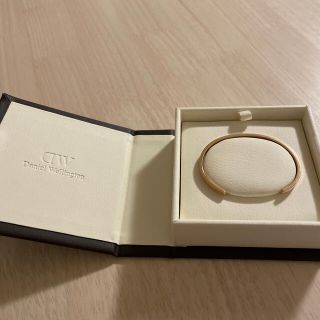 ダニエルウェリントン(Daniel Wellington)のdanielwellington バングル　ピンクゴールド(ブレスレット/バングル)