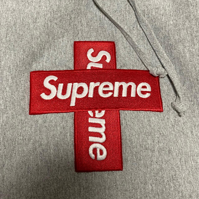 Supreme(シュプリーム)のsupreme Cross Box Logo Hooded Sweatshirt メンズのトップス(パーカー)の商品写真