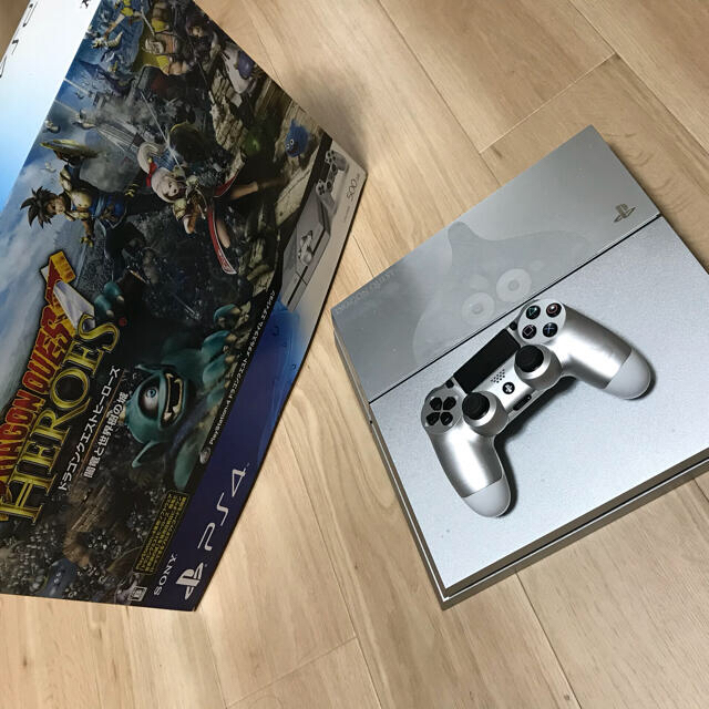 PlayStation4(プレイステーション4)のプレステ4ドラゴンクエストメタルスライムエディションPS4本体 エンタメ/ホビーのゲームソフト/ゲーム機本体(家庭用ゲーム機本体)の商品写真