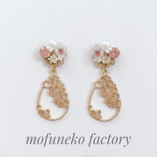 295》フラワーリーフ【ピンク】ピアス/イヤリング ハンドメイド 花 可愛い 雫(ピアス)